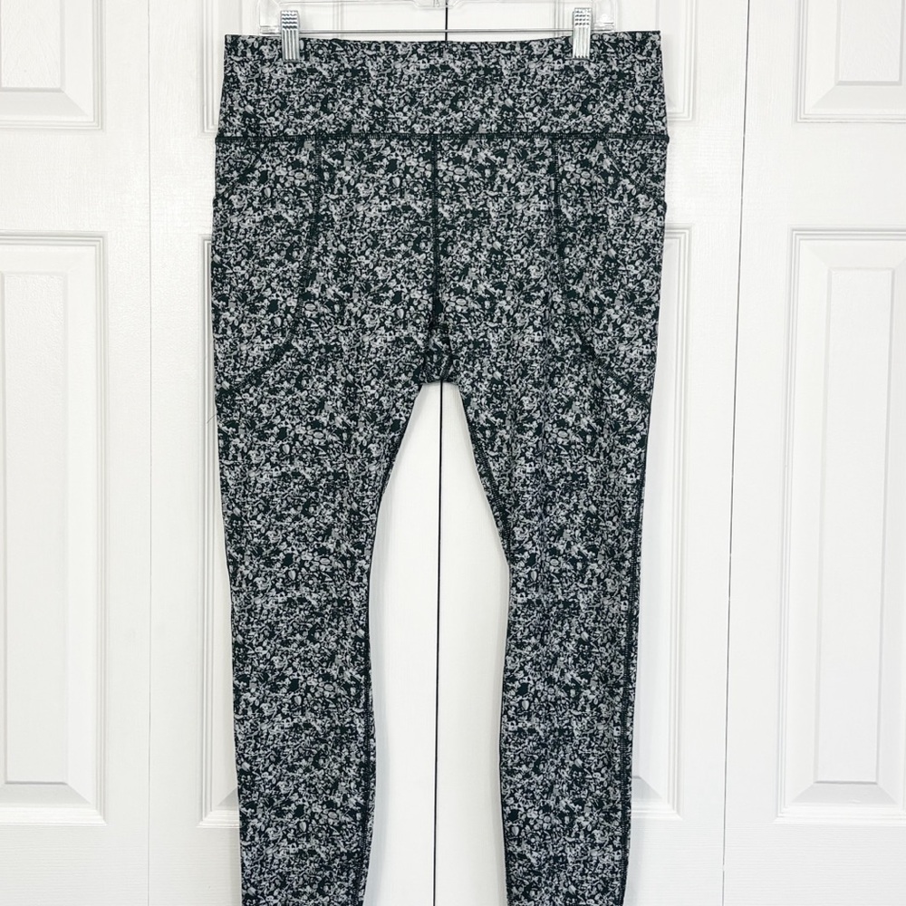 Duluth Trading Co. Gray & Black Print Stretch Pull-On Athletic Leggings L